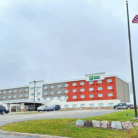 Holiday Inn Express Big Rapids, An Ihg Hotel Exterior foto