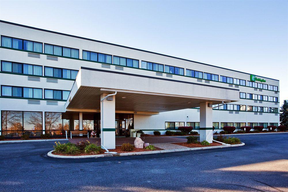 Holiday Inn Express Big Rapids, An Ihg Hotel Exterior foto